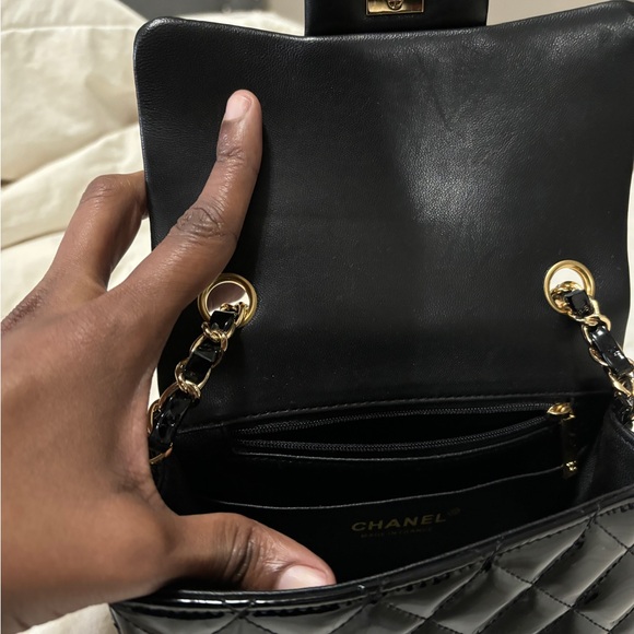Chanel mini flap patent leather bag - Picture 7 of 11